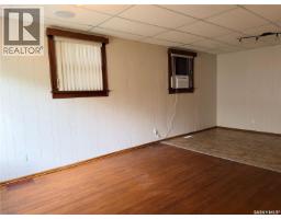 4pc Ensuite bath - 203 4th Avenue E, Assiniboia, SK S0H0B0 Photo 10