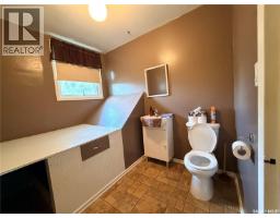 203 4th Avenue E, Assiniboia, SK S0H0B0 Photo 13