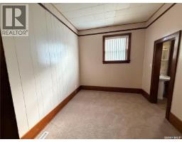 203 4th Avenue E, Assiniboia, SK S0H0B0 Photo 20