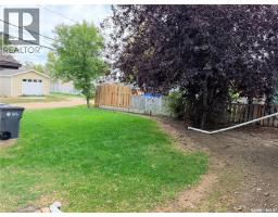 203 4th Avenue E, Assiniboia, SK S0H0B0 Photo 34