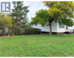203 4th Avenue E, Assiniboia, SK S0H0B0 Photo 36