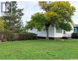 203 4th Avenue E, Assiniboia, SK S0H0B0 Photo 37