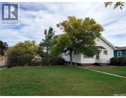 203 4th Avenue E, Assiniboia, SK S0H0B0 Photo 38