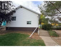 203 4th Avenue E, Assiniboia, SK S0H0B0 Photo 39