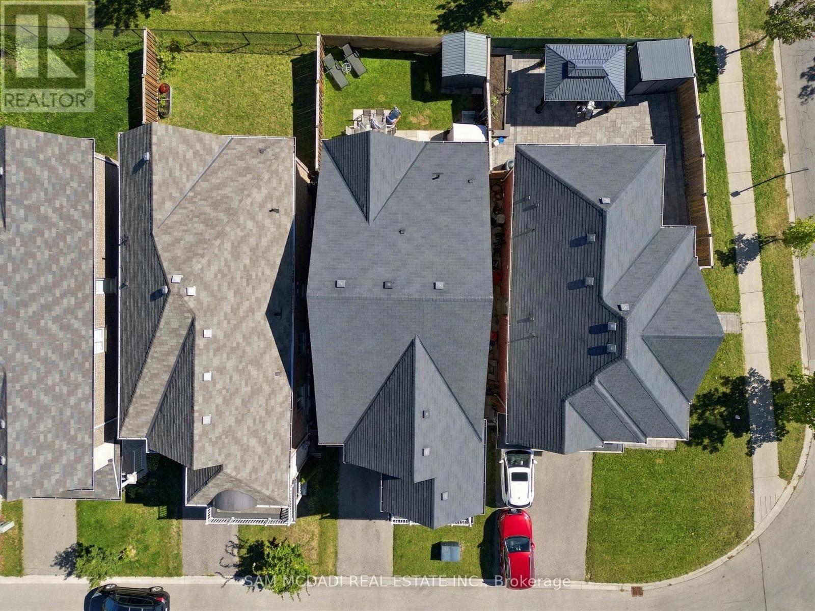 8 CELANO DRIVE - 32