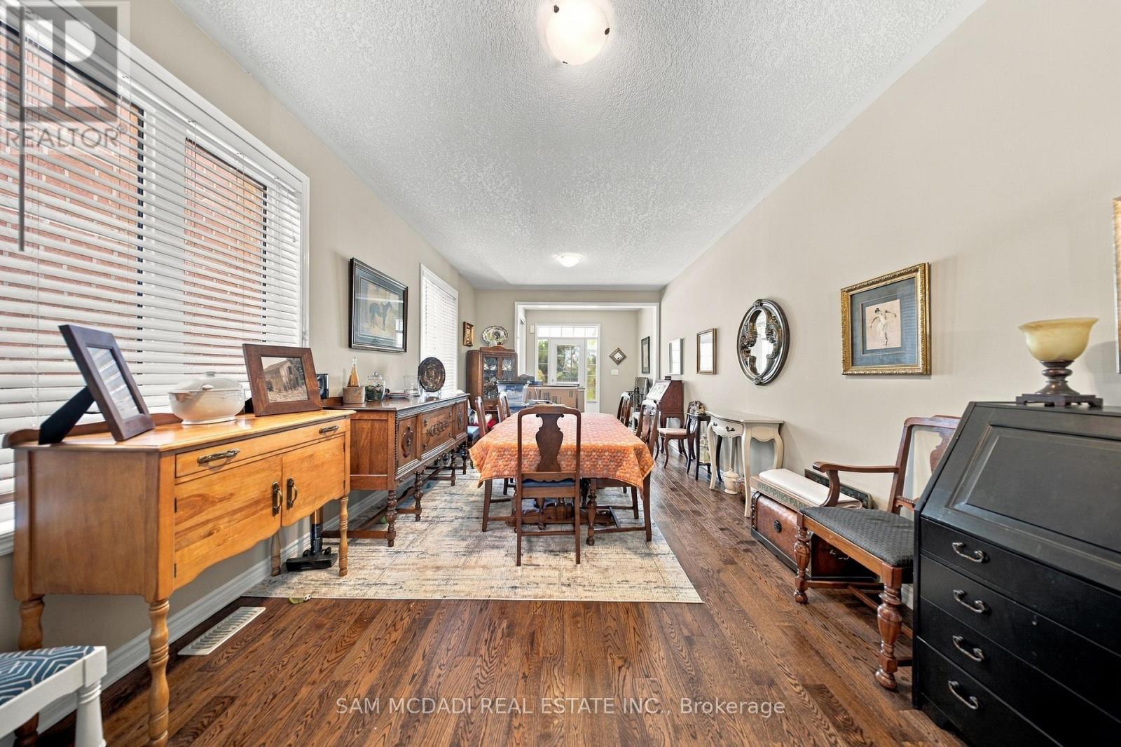 8 CELANO DRIVE, Hamilton (Waterdown) — photo 5
