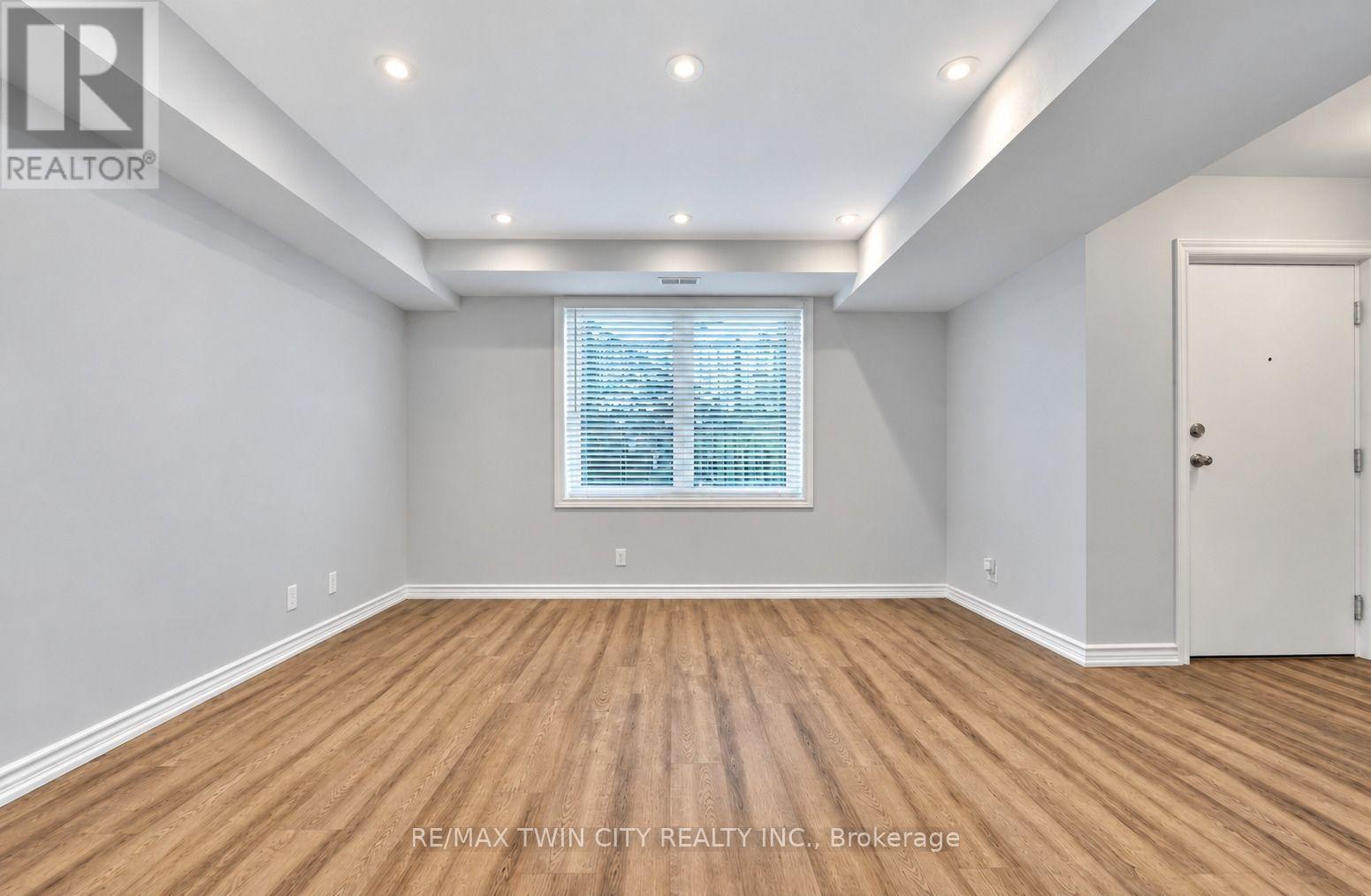 11 - 235 CHAPEL HILL DRIVE, Kitchener — photo 5