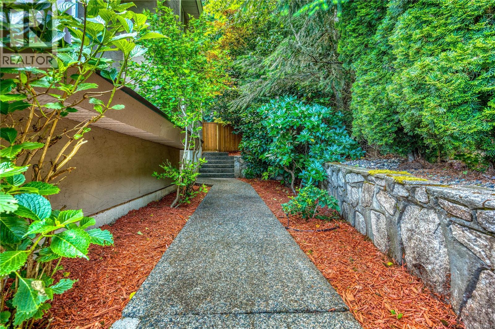 5352 Coastview Pl - Image 43