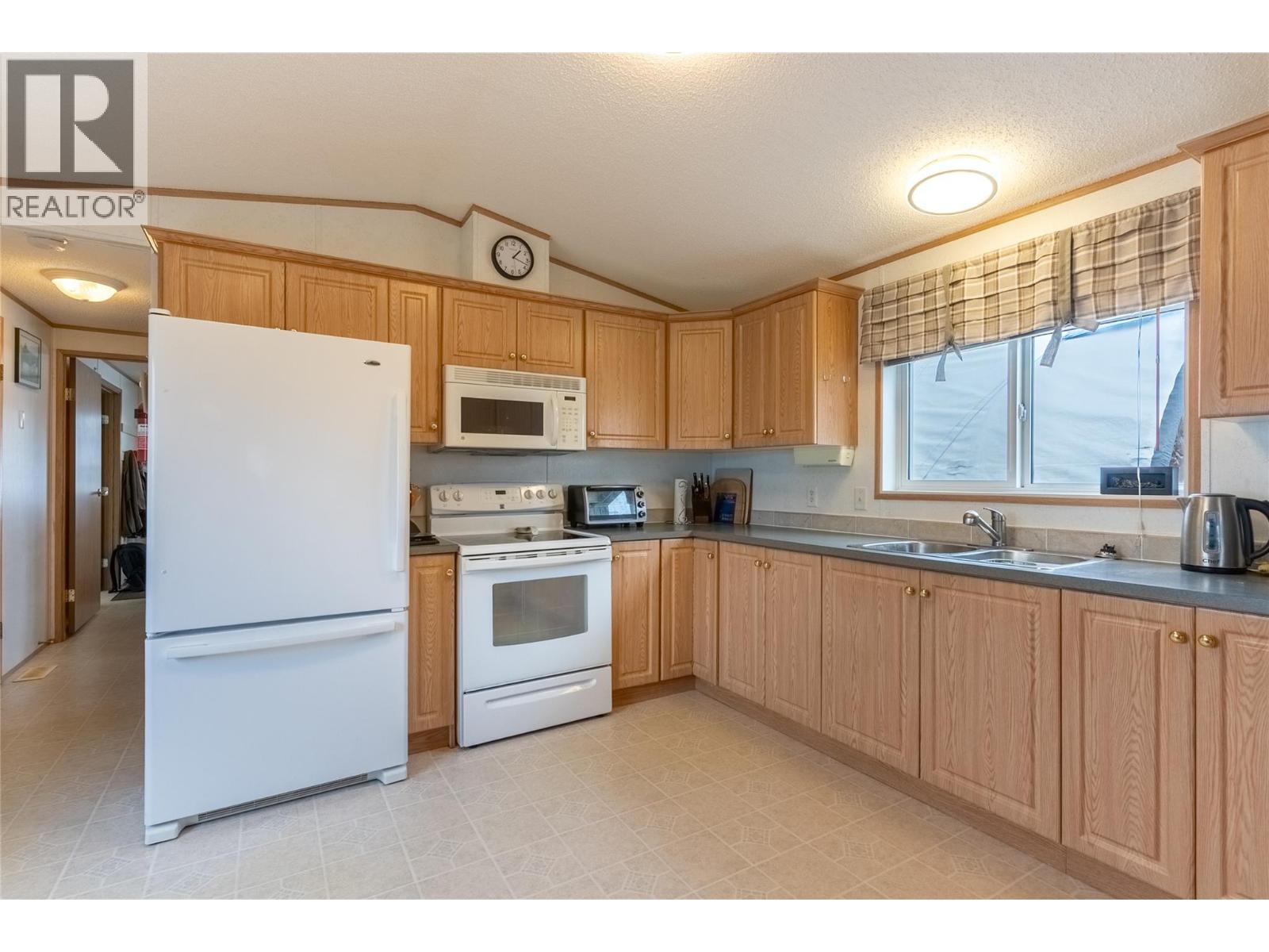 11 Topaz Crescent - 9