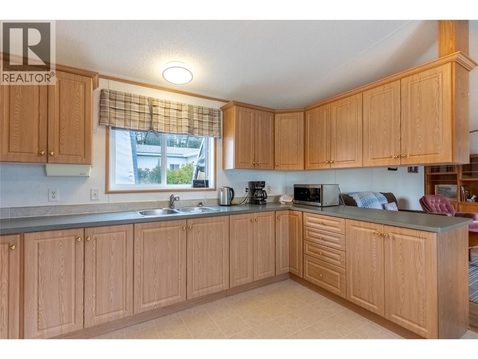 11 Topaz Crescent - Image 10