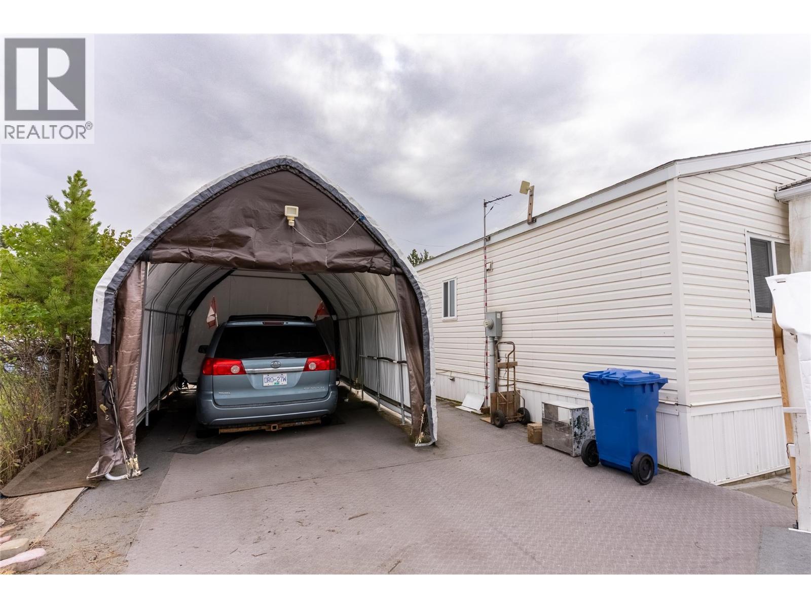 11 Topaz Crescent - Image 35