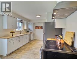 Foyer - 3187 Westsyde Road, Kamloops, BC V2B2G6 Photo 9