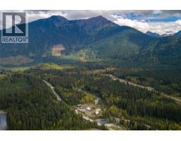 6950 Trans Canada Highway E, Revelstoke, BC V0E2S0 Photo 6