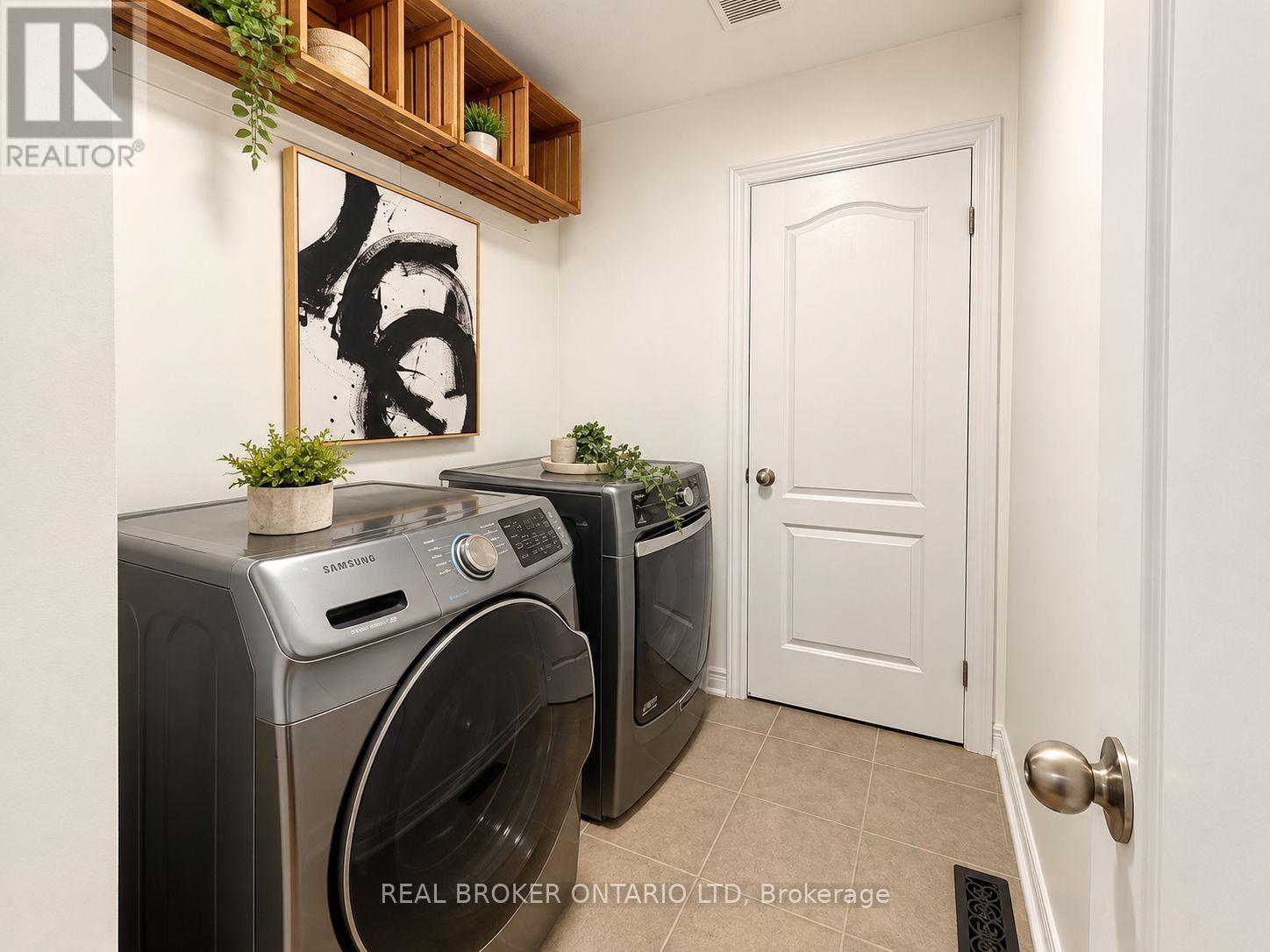 3 WOODVIEW COURT - 23