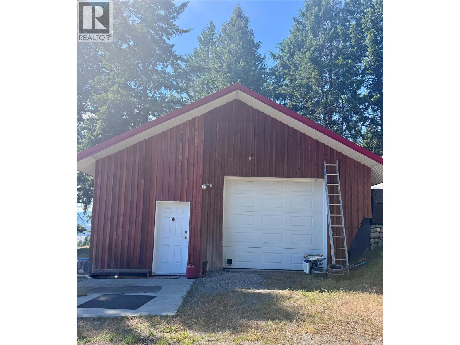 1845 Hulme Creek Road - Image 26