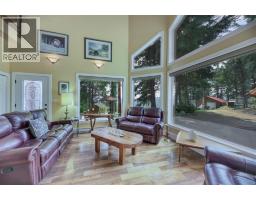 Living room - 1845 Hulme Creek Road, Rock Creek, BC V0H1Y0 Photo 8