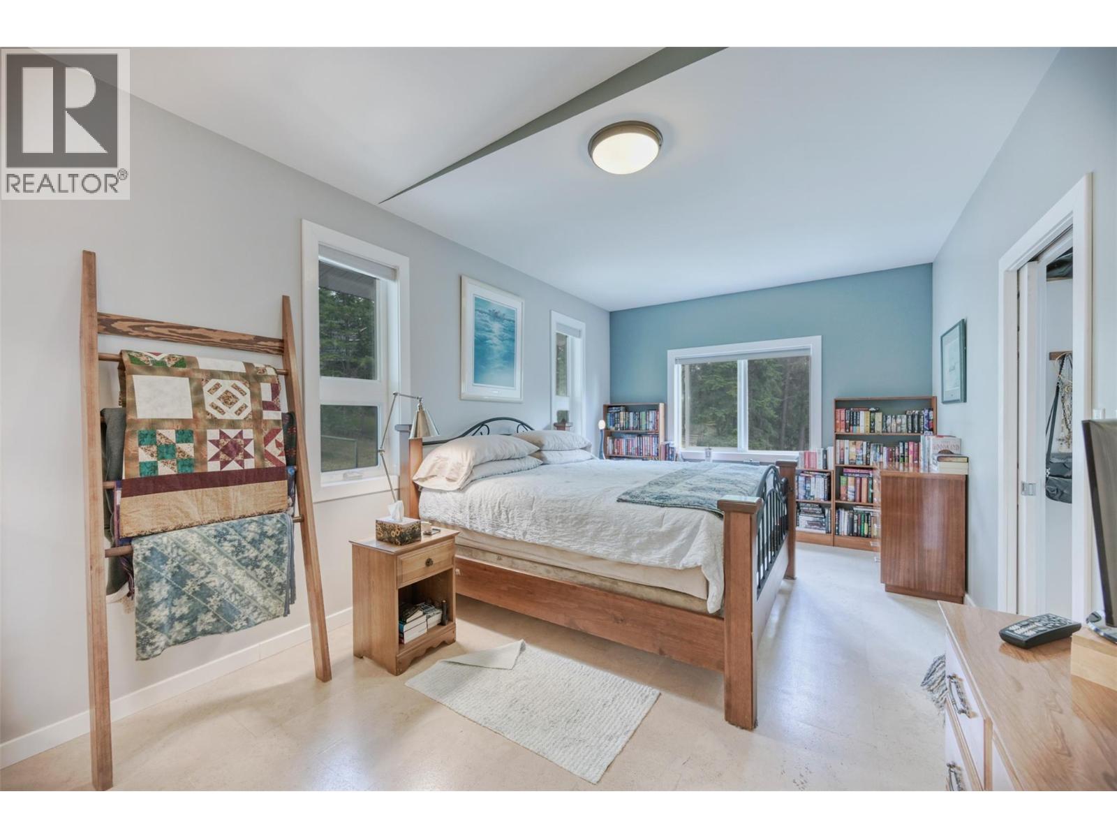 1845 Hulme Creek Road - Image 21