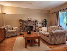 15499 91a Avenue, Surrey, BC V3R9X1 Photo 9