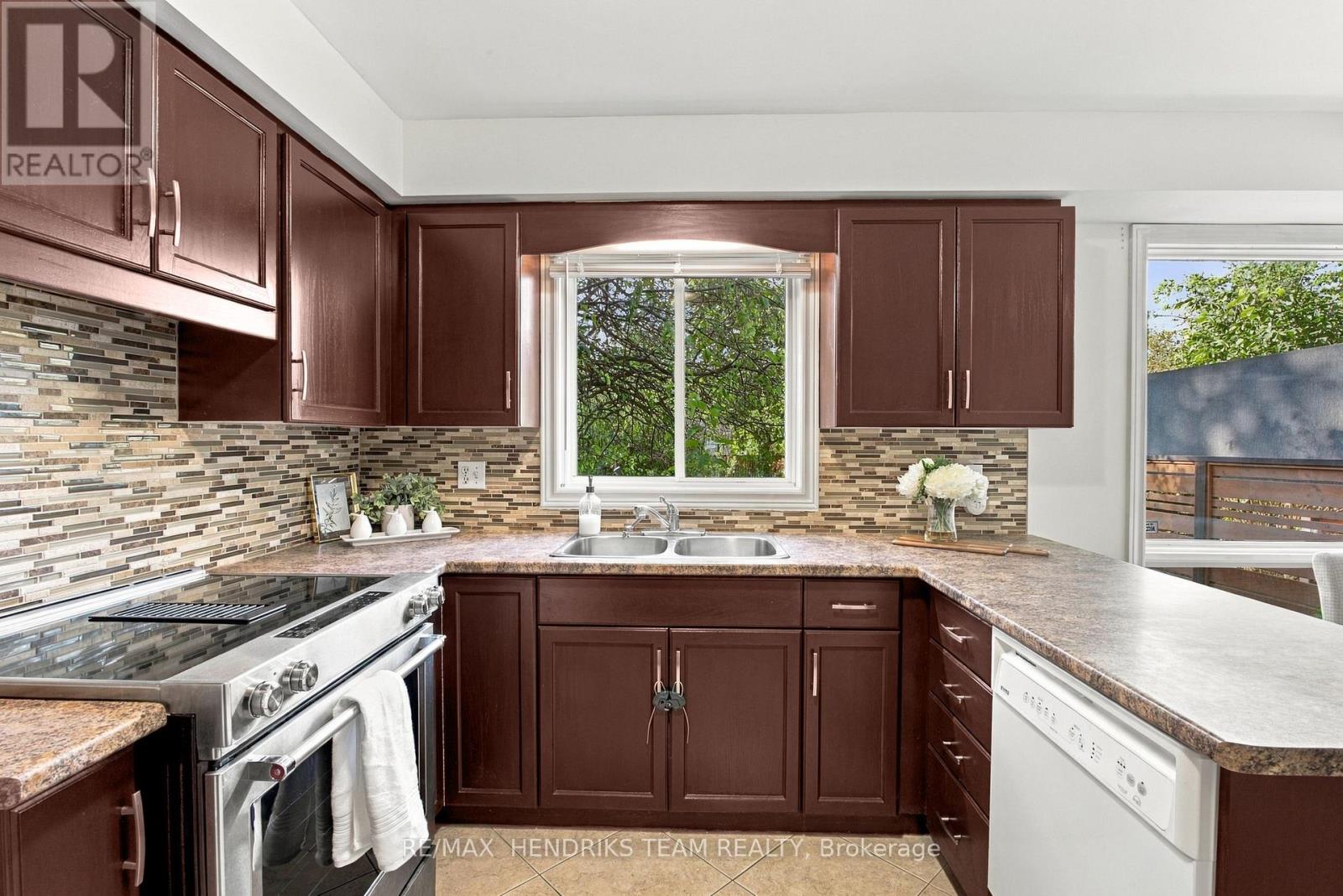 40 EMMETT STREET - 15