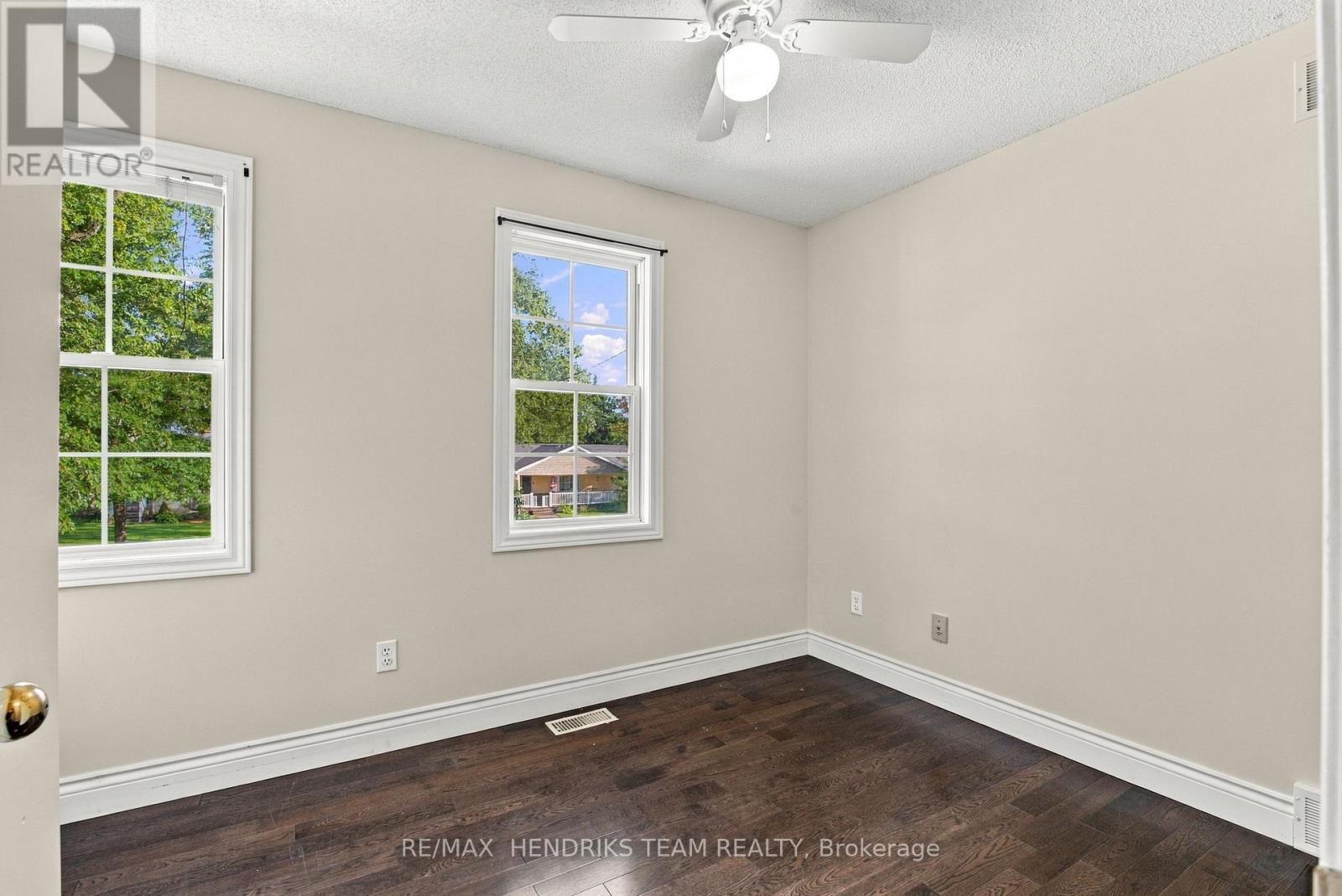 40 EMMETT STREET - 28