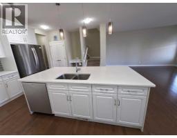 4pc Bathroom - 16 Nolancrest Green Nw, Calgary, AB T3R0P8 Photo 9