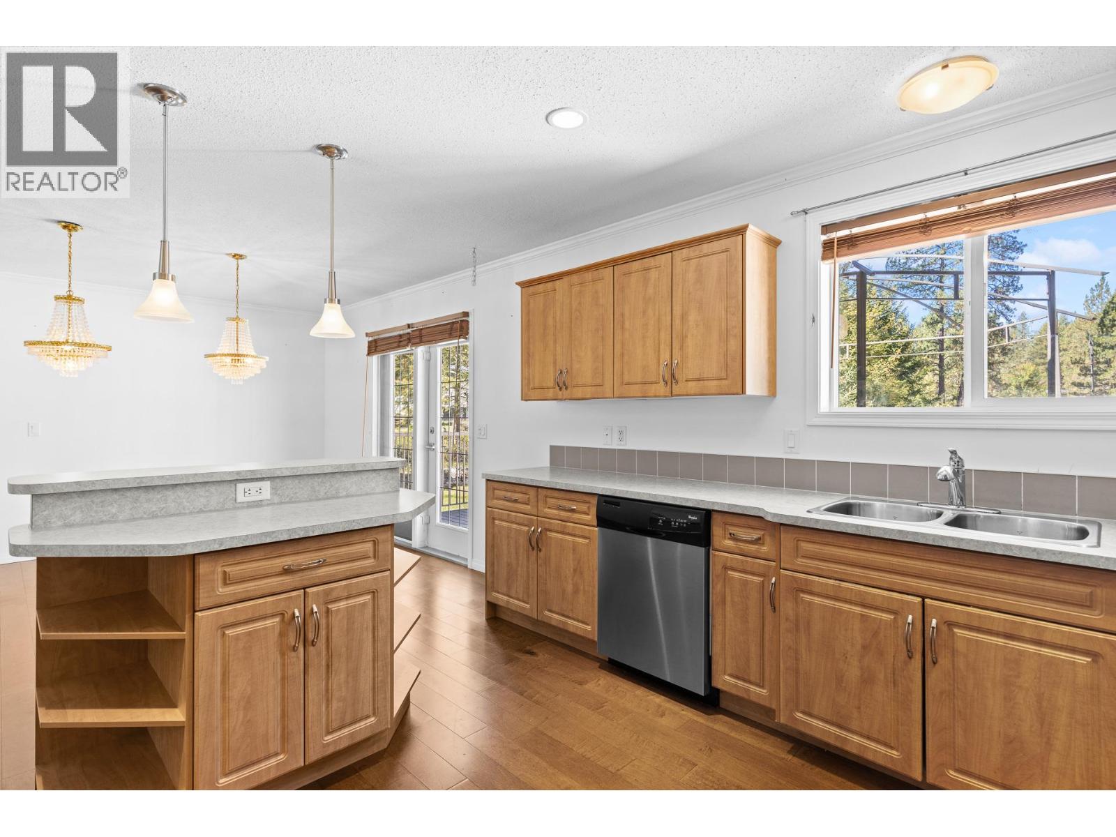1261 Main Street - 23