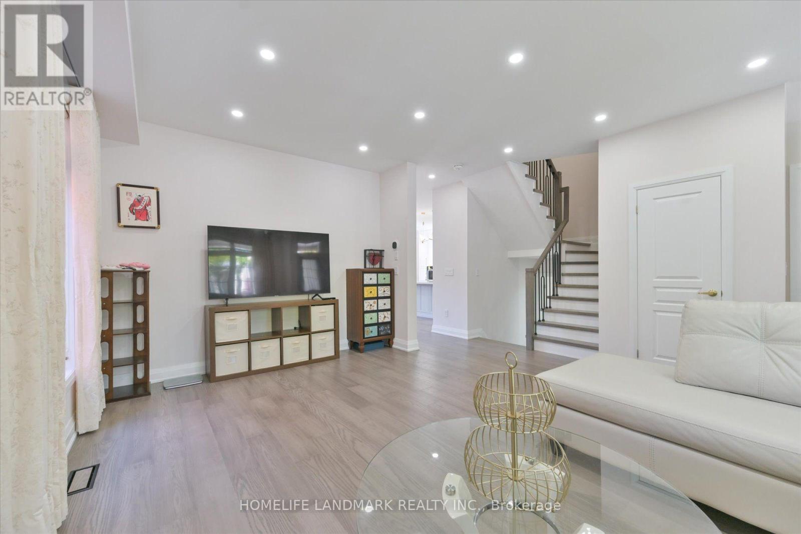 24 HARLAN STREET, Markham (Cornell) — photo 3