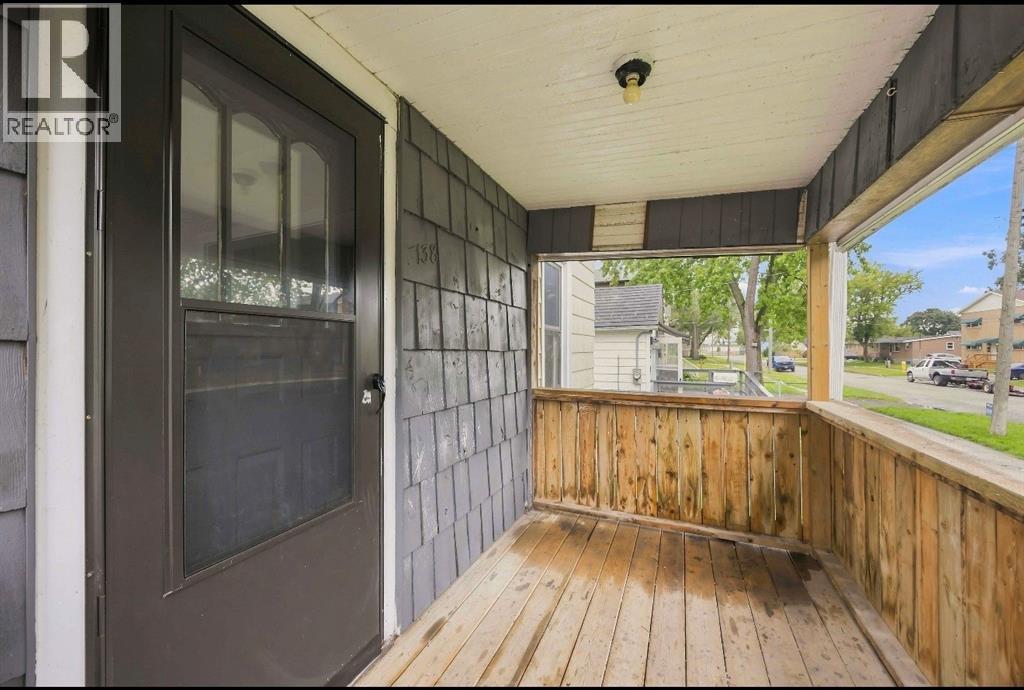 138 SUTTON STREET, Sarnia — photo 4
