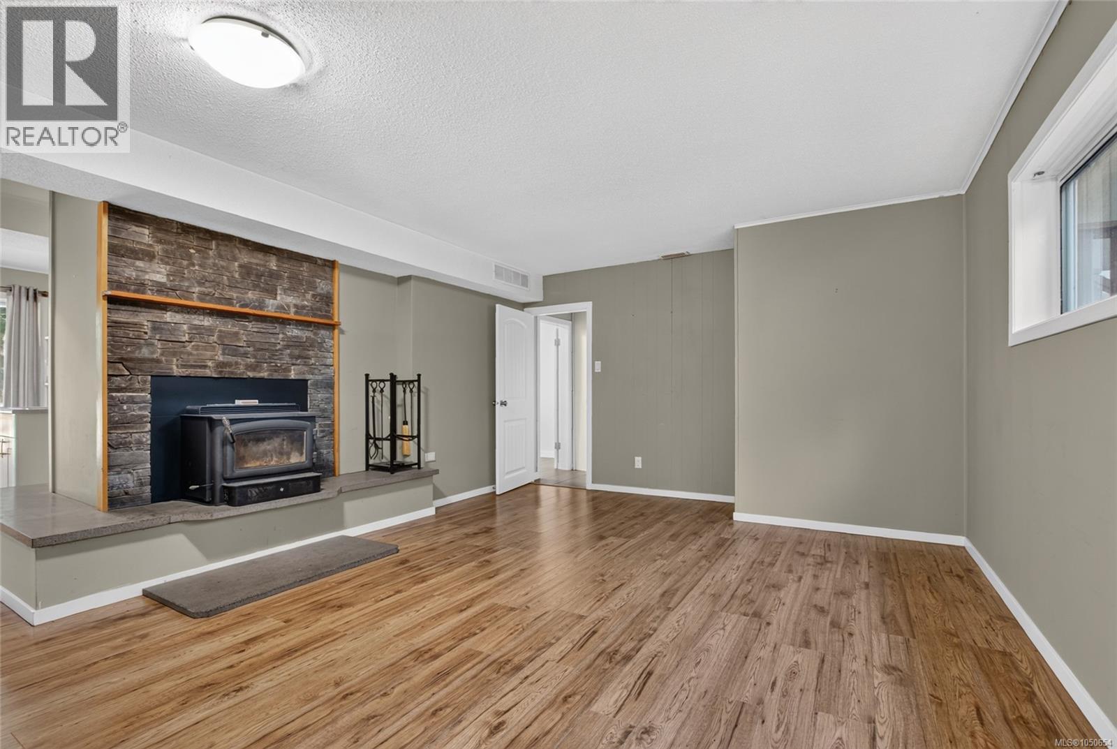 6213 Lakes Rd - Image 34