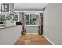 6213 Lakes Rd, Duncan, BC V9L4J8 Photo 17