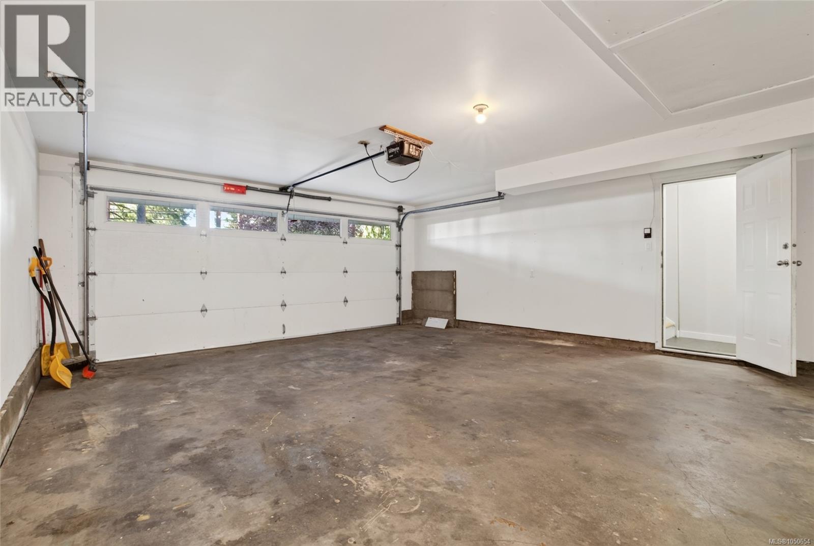 6213 Lakes Rd - 32