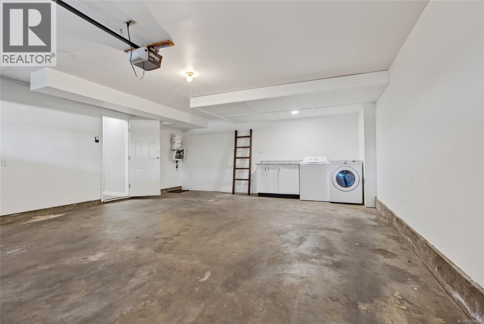 6213 Lakes Rd - 33