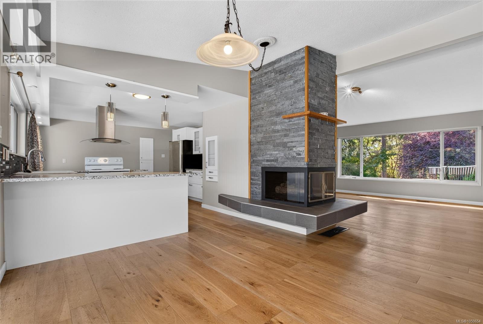 6213 Lakes Rd - 5