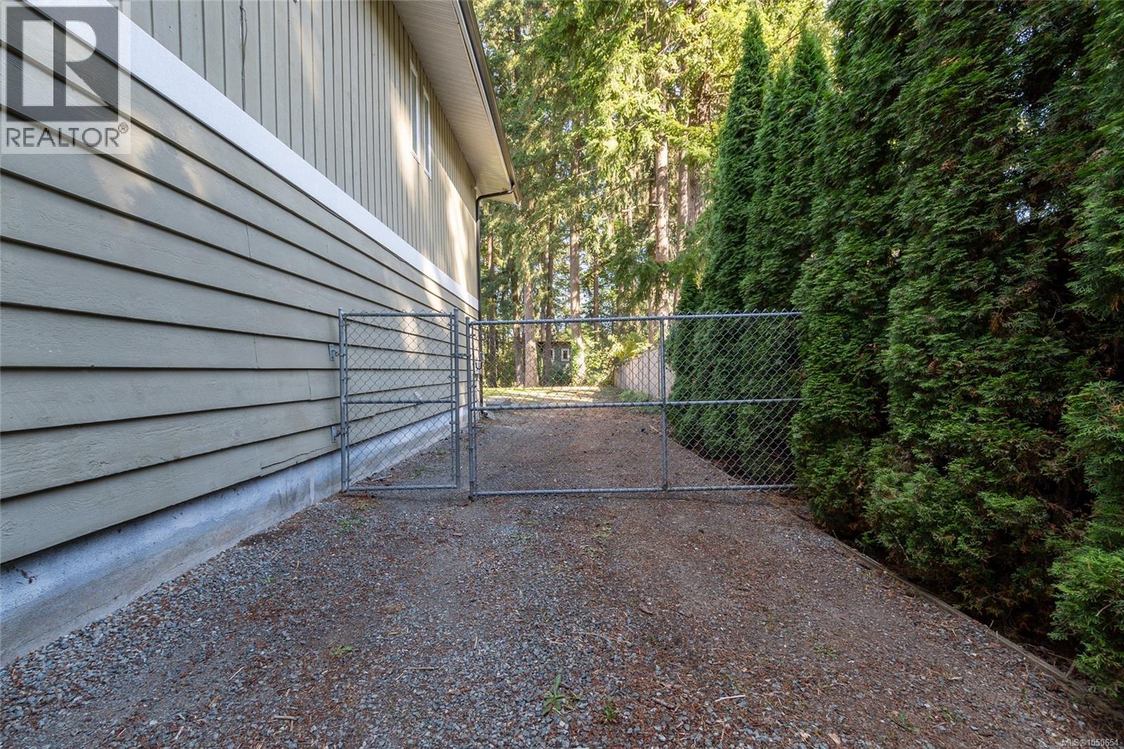 6213 Lakes Rd - 45