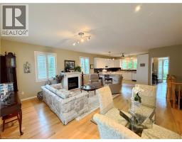 40 Stornoway Crescent, Huron East, ON N0K1W0 Photo 14