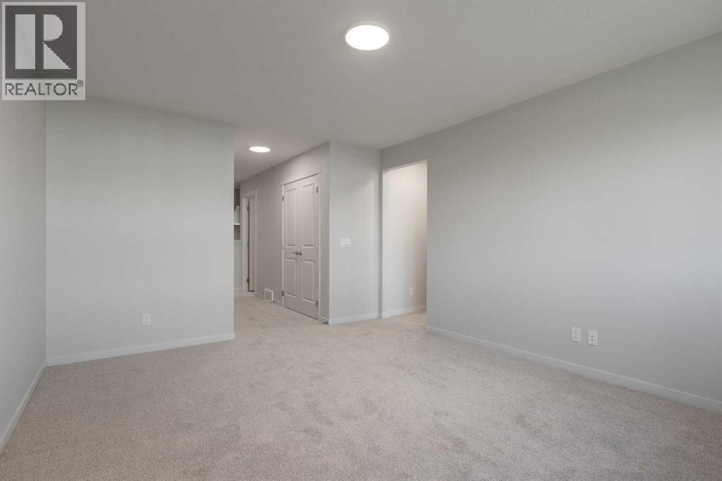 308 Montrose Crescent SE - photo 19