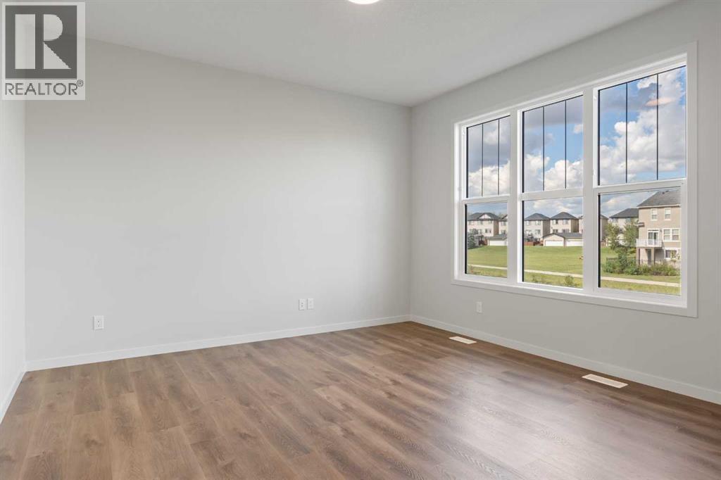 308 Montrose Crescent SE - photo 7