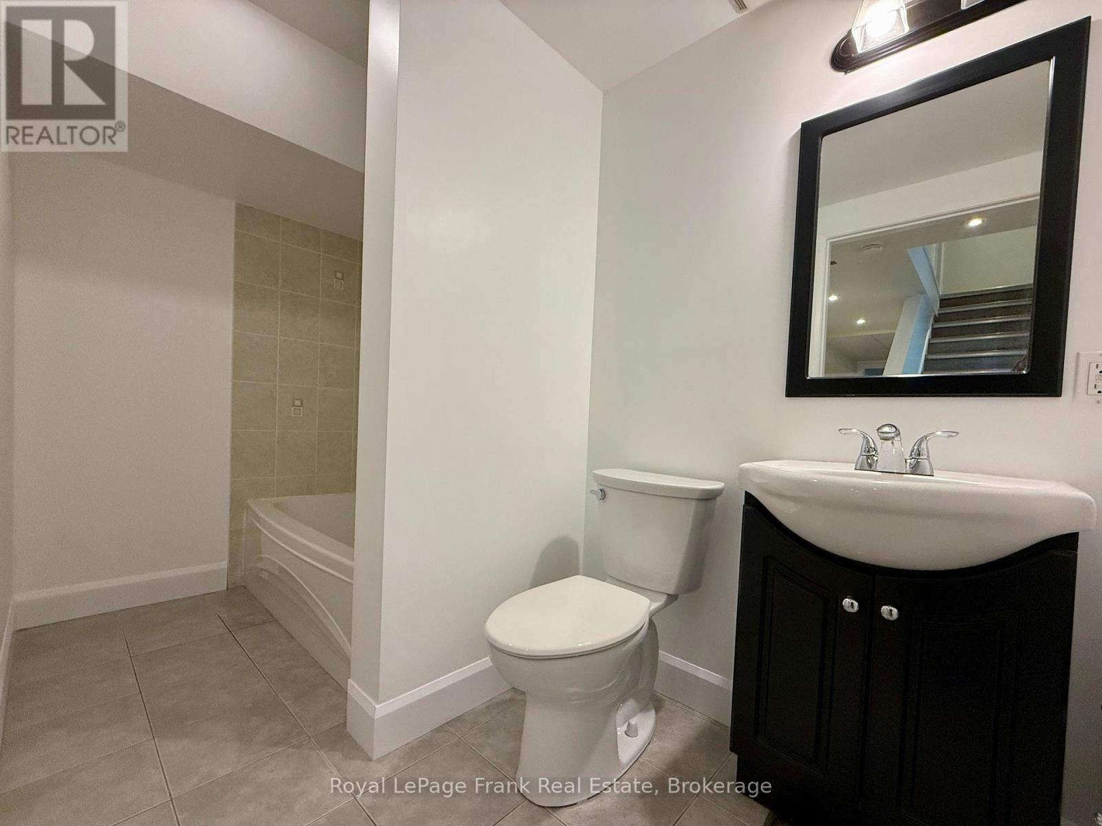 672 ROMAINE STREET - 24