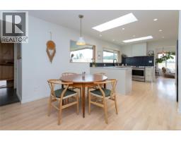 2105 Straitsview Rd, Central Saanich, BC V0S1A0 Photo 17
