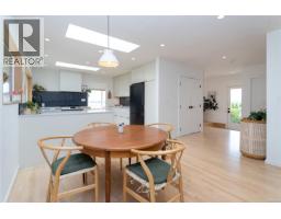 2105 Straitsview Rd, Central Saanich, BC V0S1A0 Photo 18