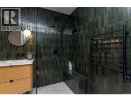 2105 Straitsview Rd, Central Saanich, BC V0S1A0 Photo 32