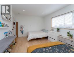 2105 Straitsview Rd, Central Saanich, BC V0S1A0 Photo 36
