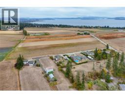 2105 Straitsview Rd, Central Saanich, BC V0S1A0 Photo 38