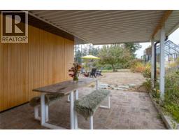 2105 Straitsview Rd, Central Saanich, BC V0S1A0 Photo 40