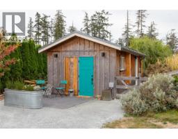 Patio - 2105 Straitsview Rd, Central Saanich, BC V0S1A0 Photo 6