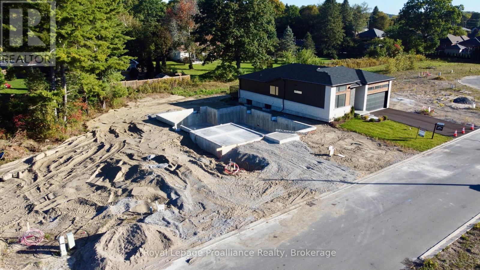 25 Exeter Court, Quinte West (Murray Ward), Ontario, K8V5P4, Quinte West (Murray Ward), Ontario — photo 2 of 5