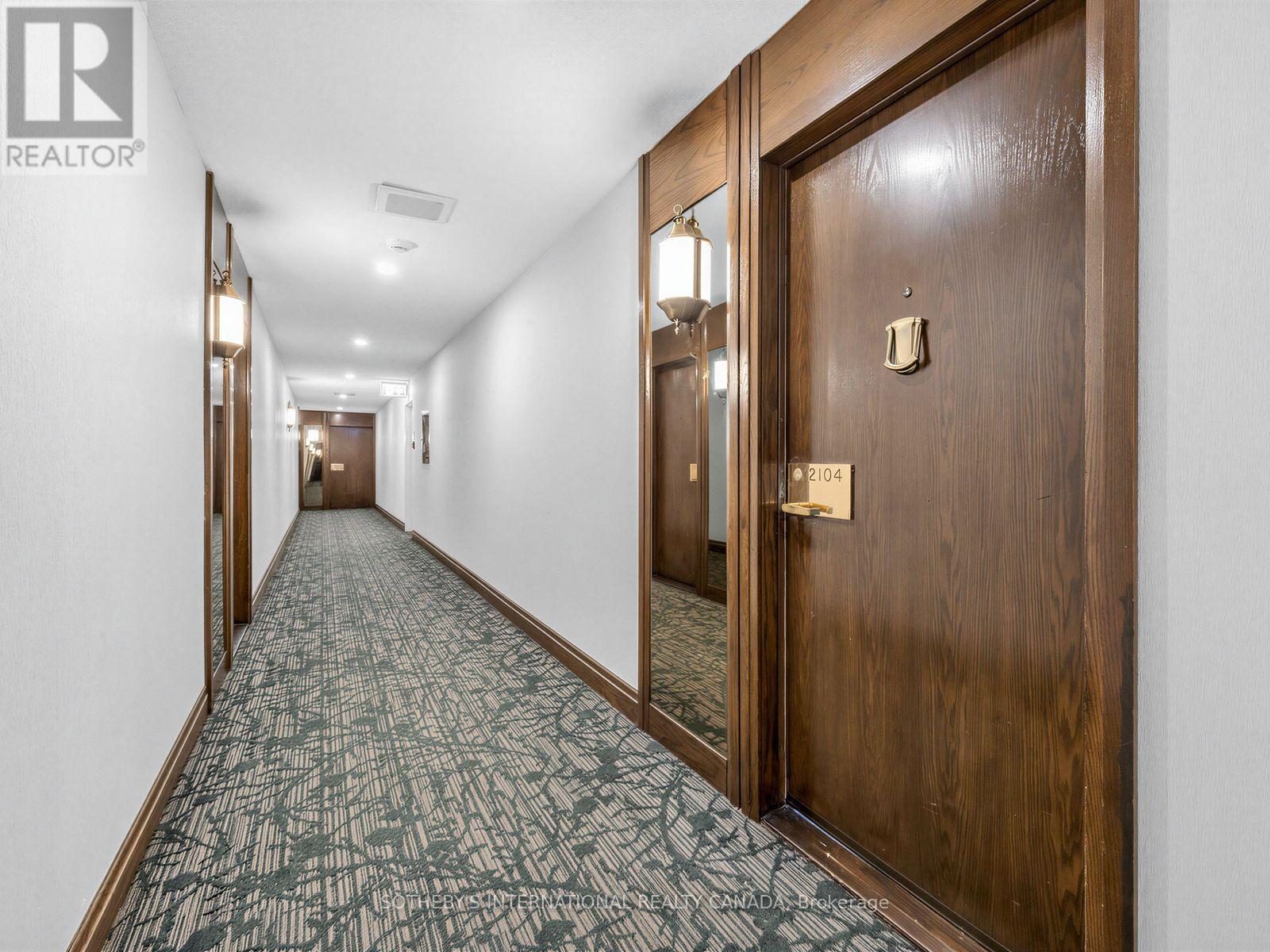 2104 - 65 HARBOUR SQUARE, Toronto (Waterfront Communities) — photo 4
