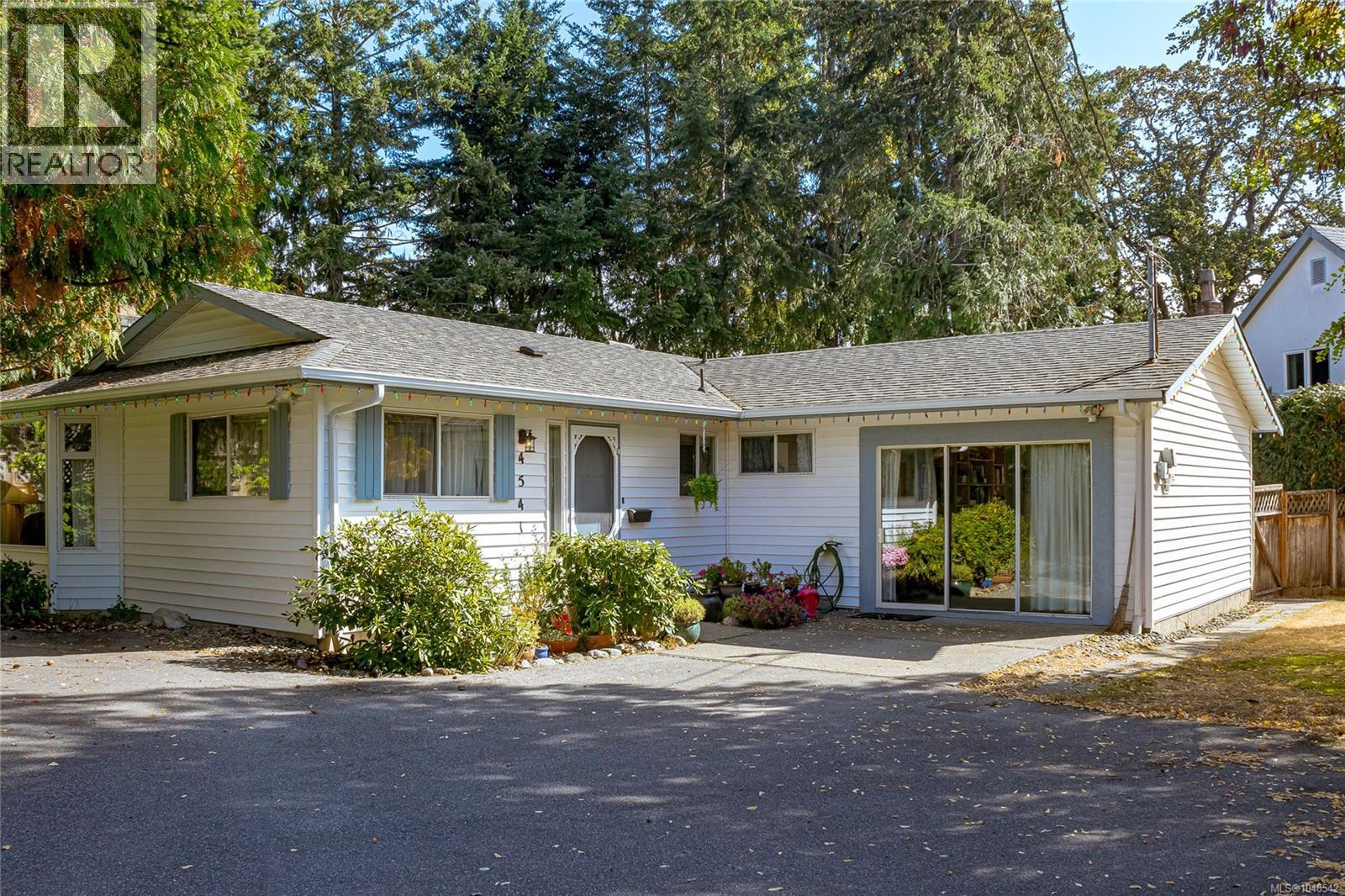 4541 Elk Lake Dr - 1