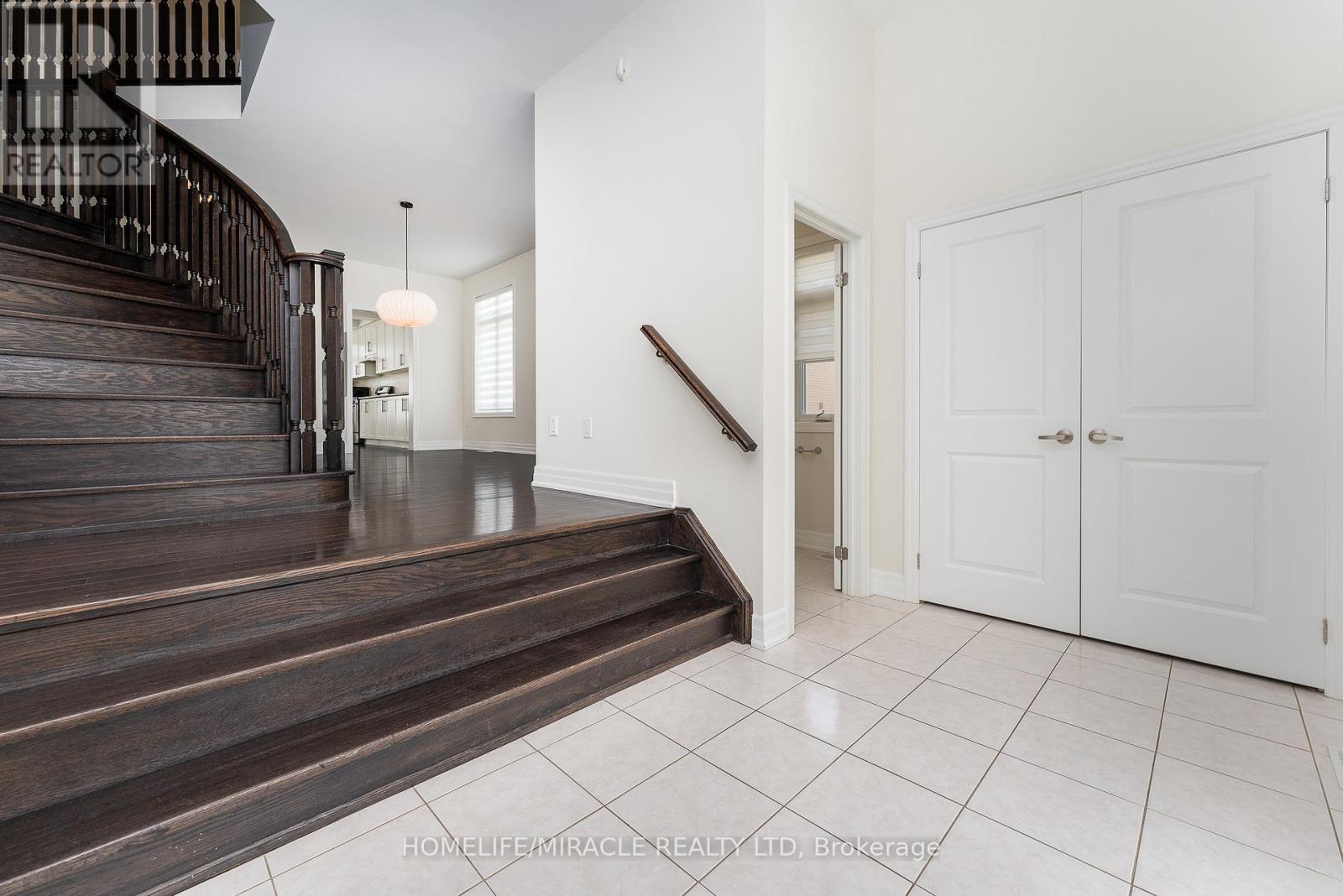 7 NICORT ROAD, King (King City) — photo 4