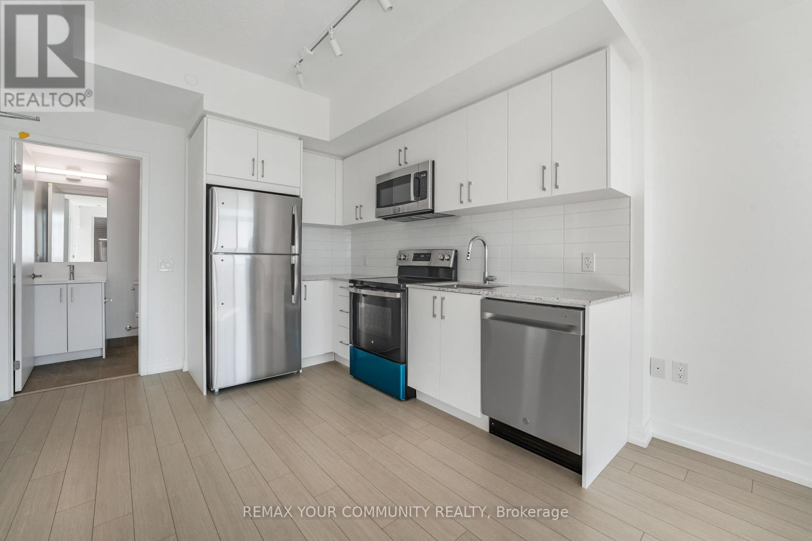 2114 - 4010 EGLINTON AVENUE W, Toronto (Humber Heights) — photo 8